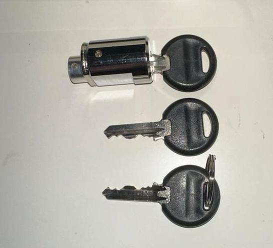 Gebruikt Shurgard cilinderslot met drie sleutels, Ophalen of Verzenden, Gebruikt, Chroom, Slot