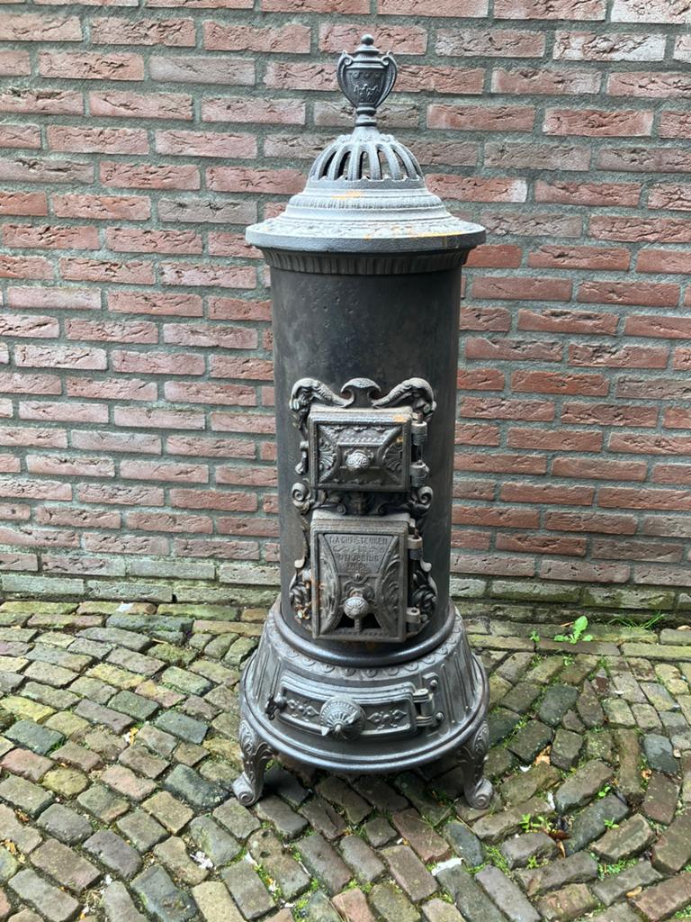 Antieke gietijzeren kachel, Ophalen, Gebruikt, Houtkachel, Vrijstaand