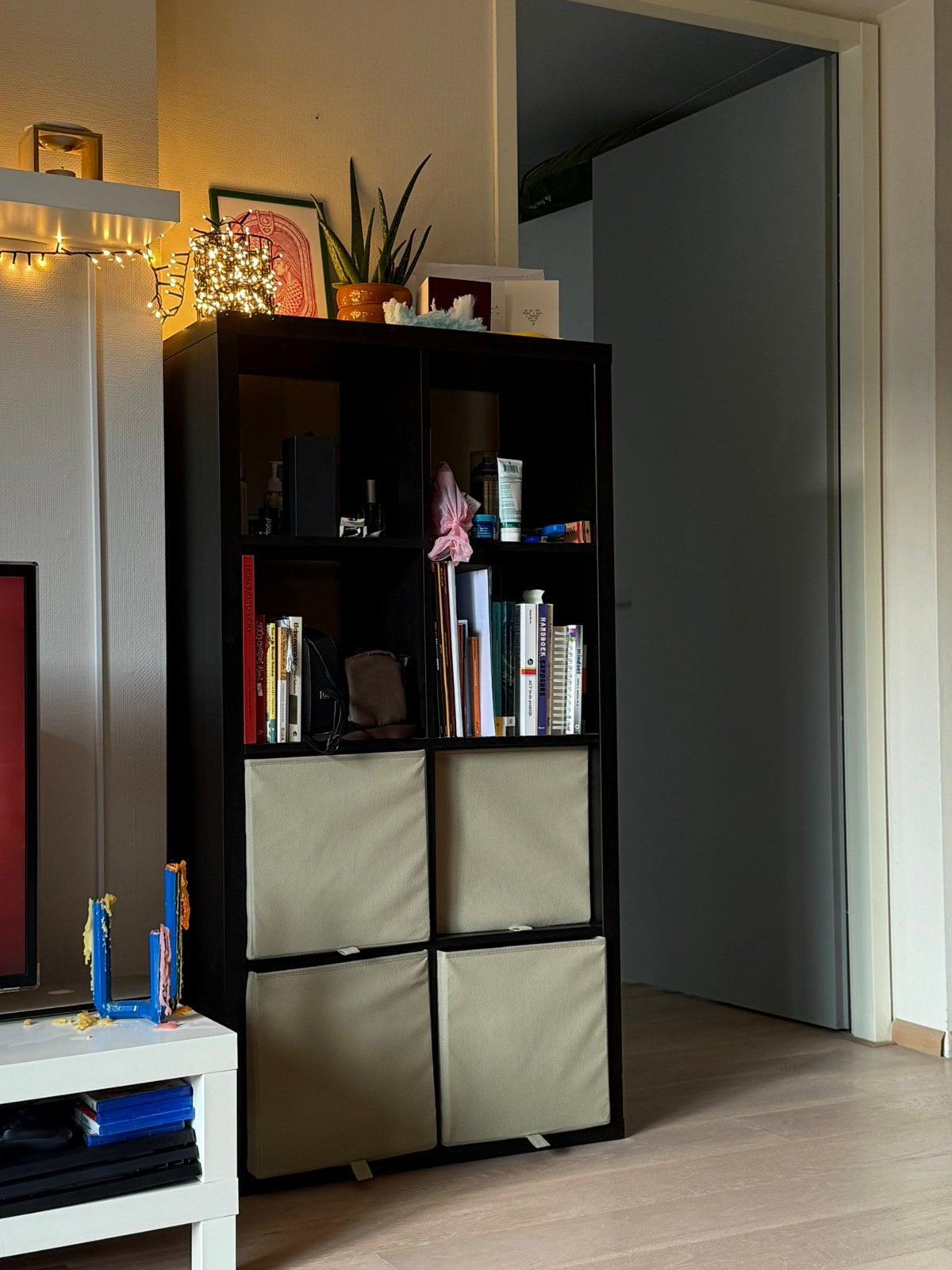 IKEA Kallax kast (incl mandjes), Ophalen, Zo goed als nieuw