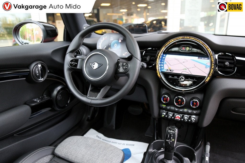 MINI 3-deurs 1.5 Automaat Cooper Camden Plus Edition | Panor, Auto's, 136 pk, Gebruikt, 4 stoelen, Origineel Nederlands