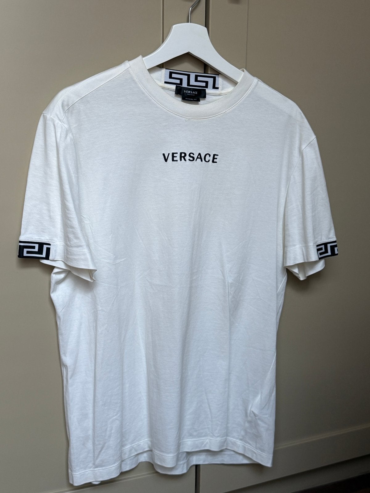Versace T-Shirt Wit Greca Logo Mitchel Fit M, Ophalen of Verzenden, Zo goed als nieuw, Wit