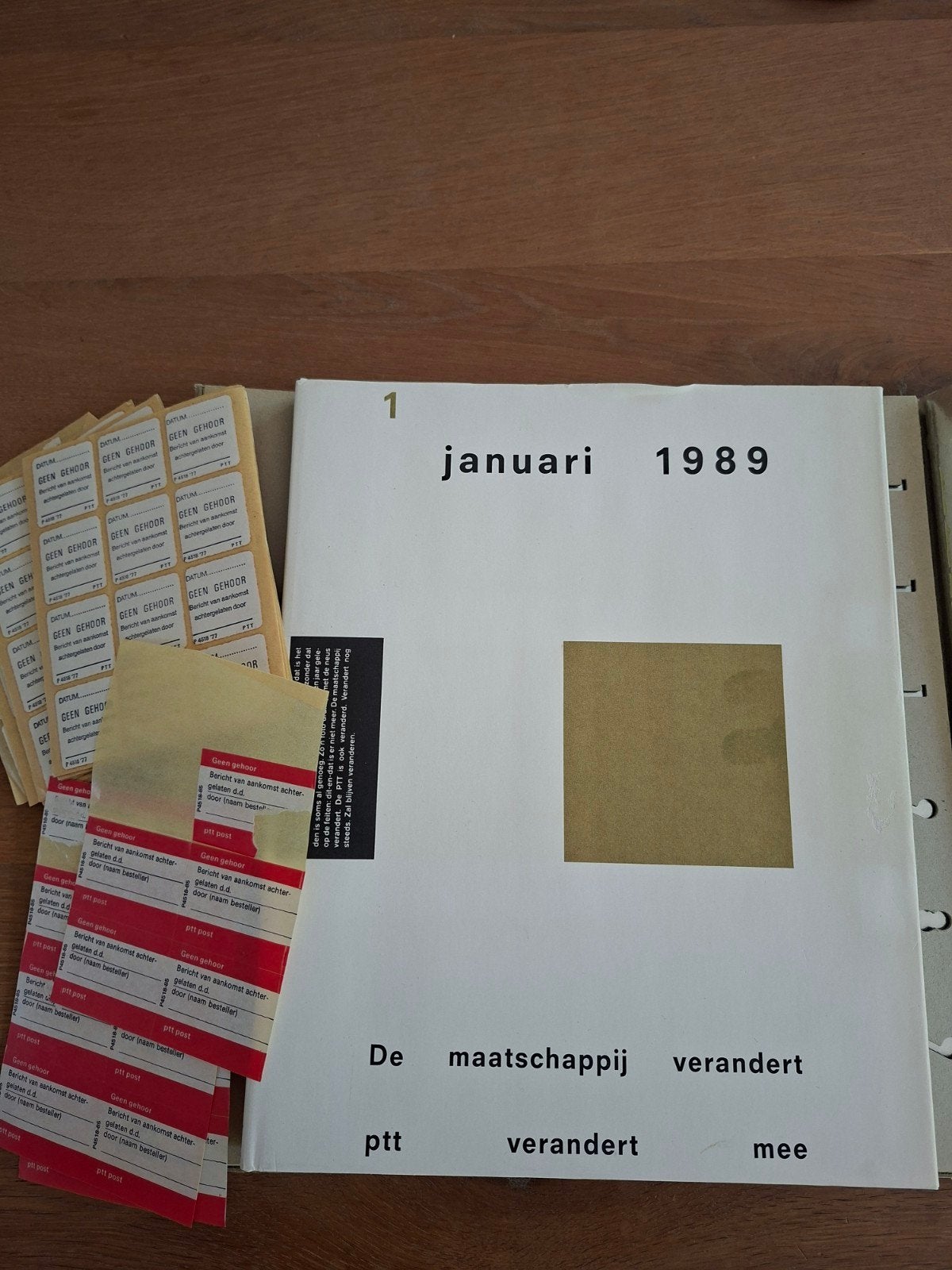 Vintage PTT Post 'Geen Gehoor' stickers en boekje en ijzers, Ophalen of Verzenden, Gebruikt