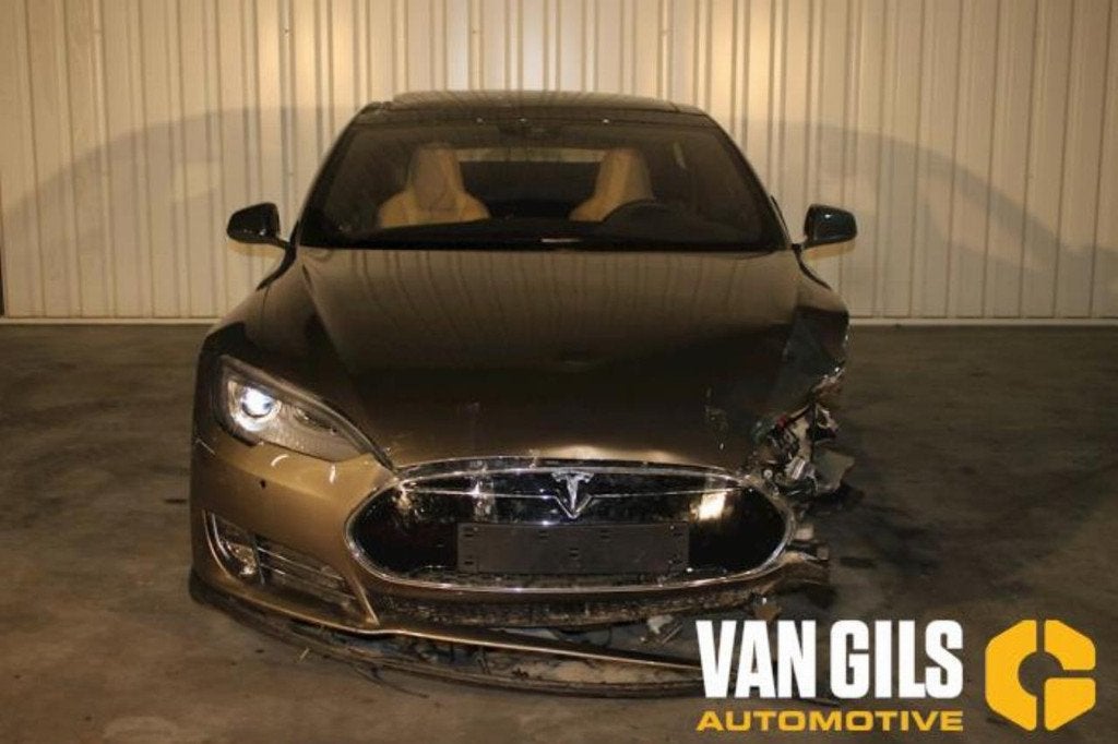 Tesla Model S, Tesla Europe, ServiceHelpEU@teslamotors.com, Ito-toren, 11e verdieping, Gustav Mahlerplein 76A ,1082 MA, Amsterdam, Nederland