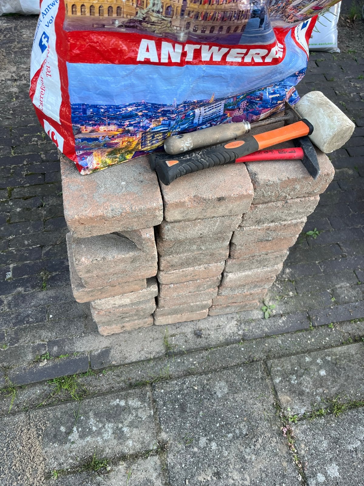 Gebruikte bakstenen voor tuin of bestrating gratis, Doe-het-zelf en Verbouw, Ophalen of Verzenden, Gebruikt, Bakstenen