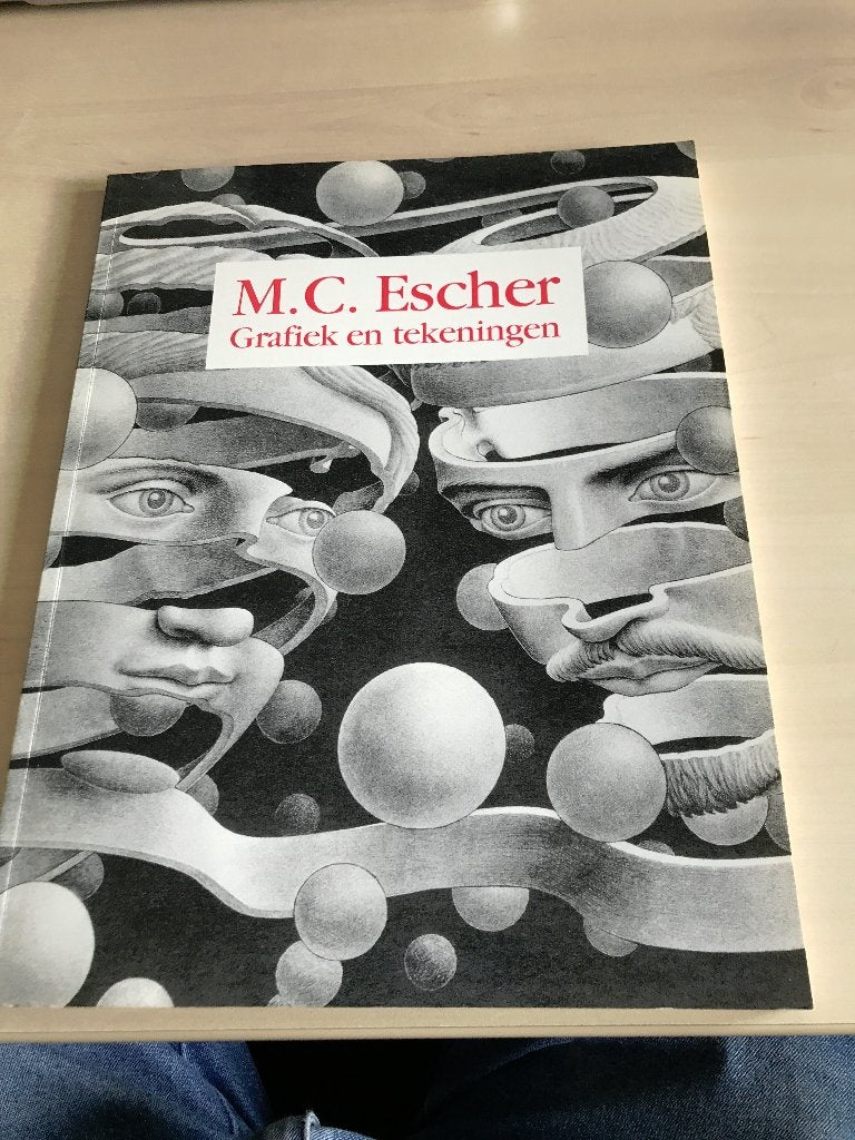 M.C. Escher. Grafiek en tekeningen 1990, Ophalen of Verzenden, Zo goed als nieuw, Grafische vormgeving