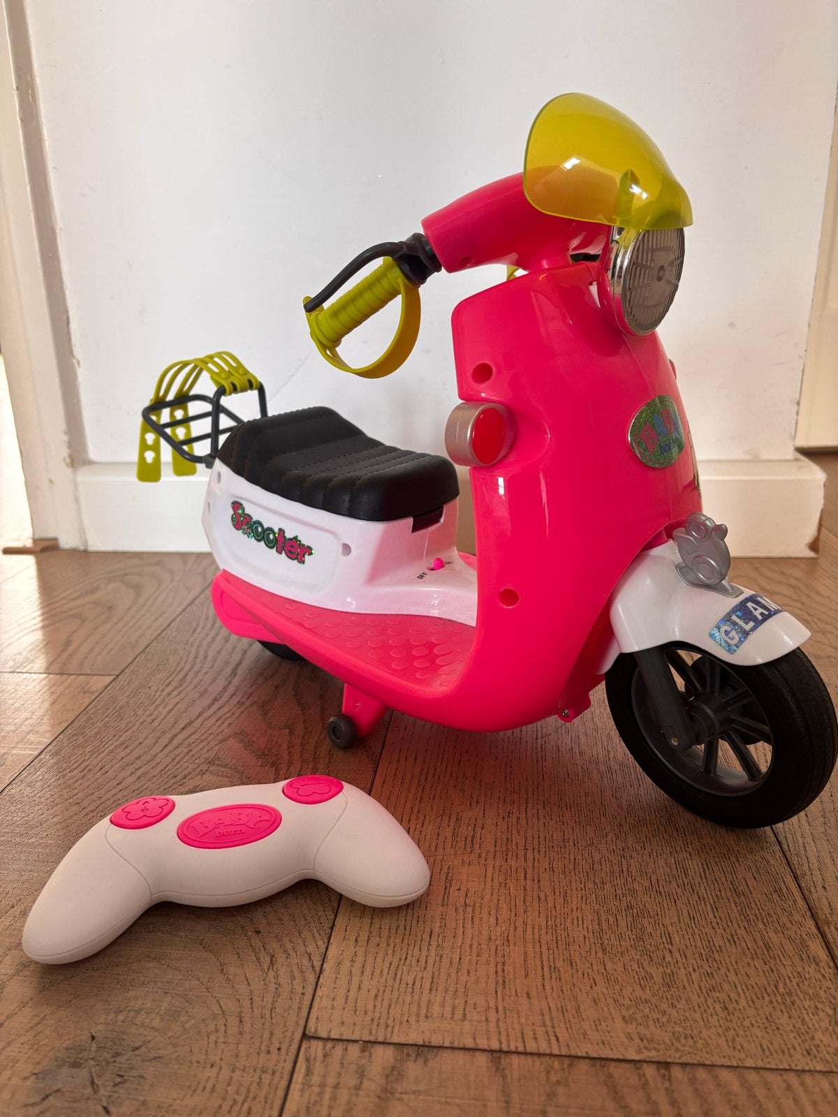 Baby Born Scooter met afstandsbediening, Ophalen of Verzenden, Gebruikt, Afstandsbediening