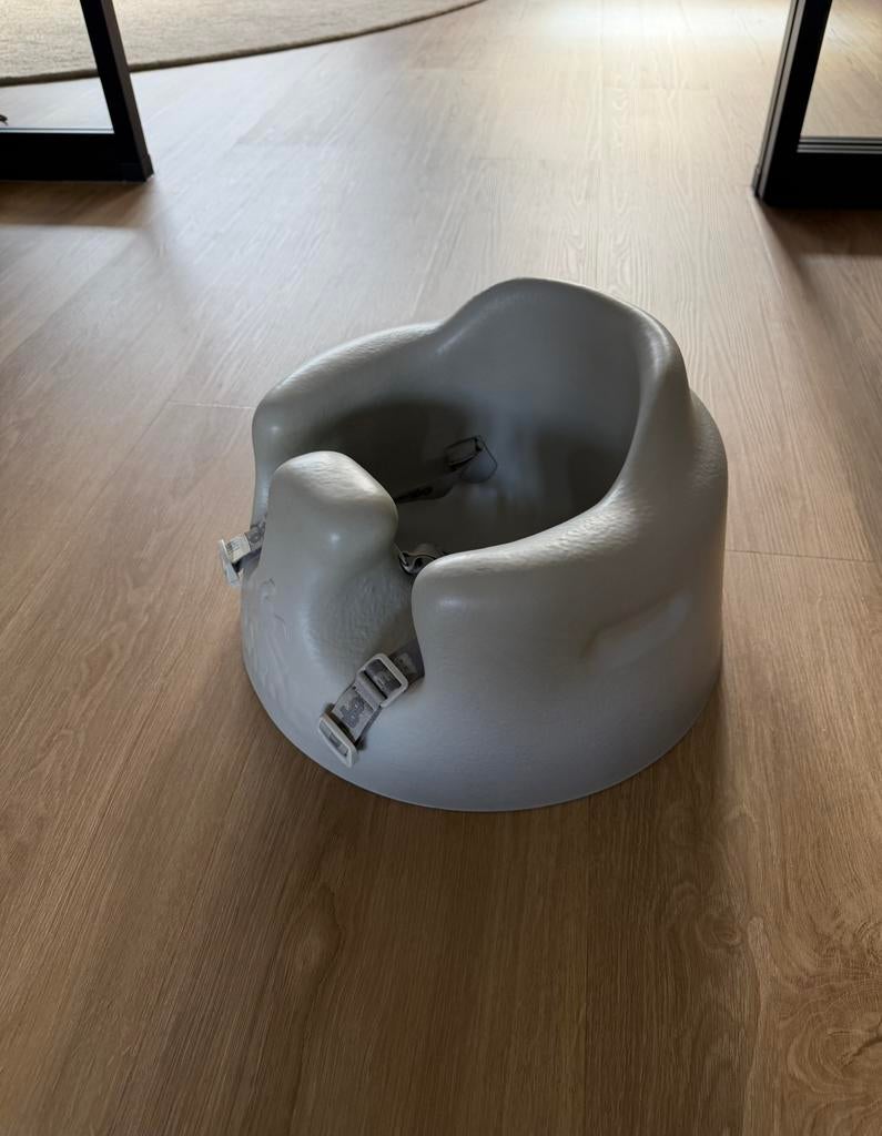 Bumbo zitstoel voor baby’s met riempjes, Kinderen en Baby's, Kinderstoelen, Ophalen of Verzenden, Gebruikt, Overige typen, Gordel(s)