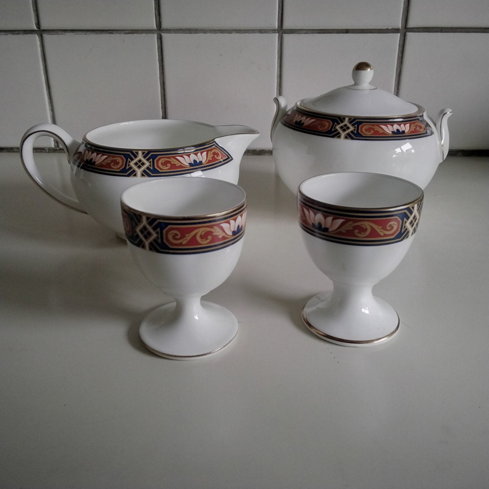 Wedgwood  chippendale  roomstel en 2 eierdopjes, Overige typen, Ophalen of Verzenden, Zo goed als nieuw, Wedgwood