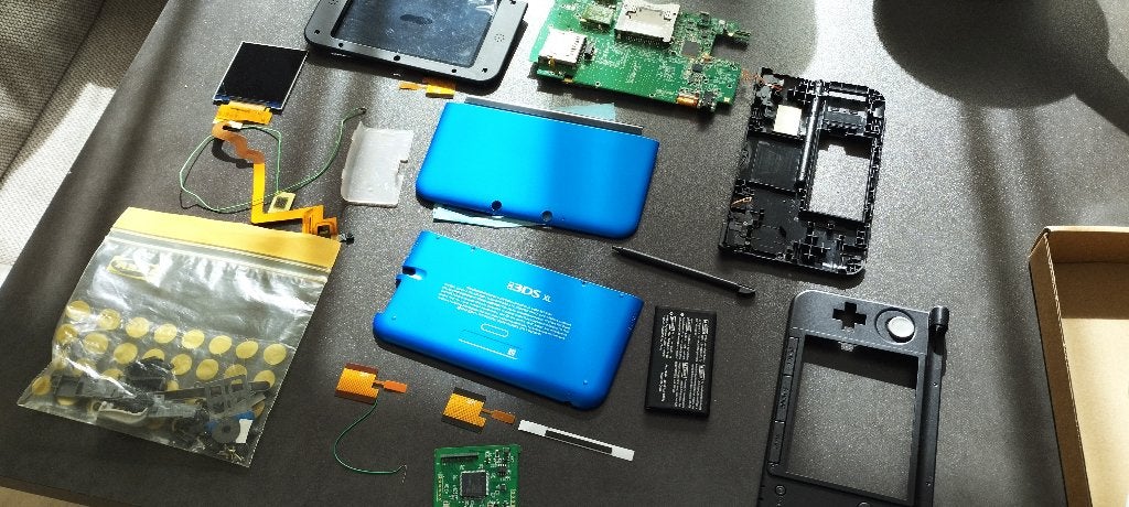 Game boy color + Nintendo DS IPS onderdelen, Spelcomputers en Games, Ophalen of Verzenden, Niet werkend, Game Boy Color