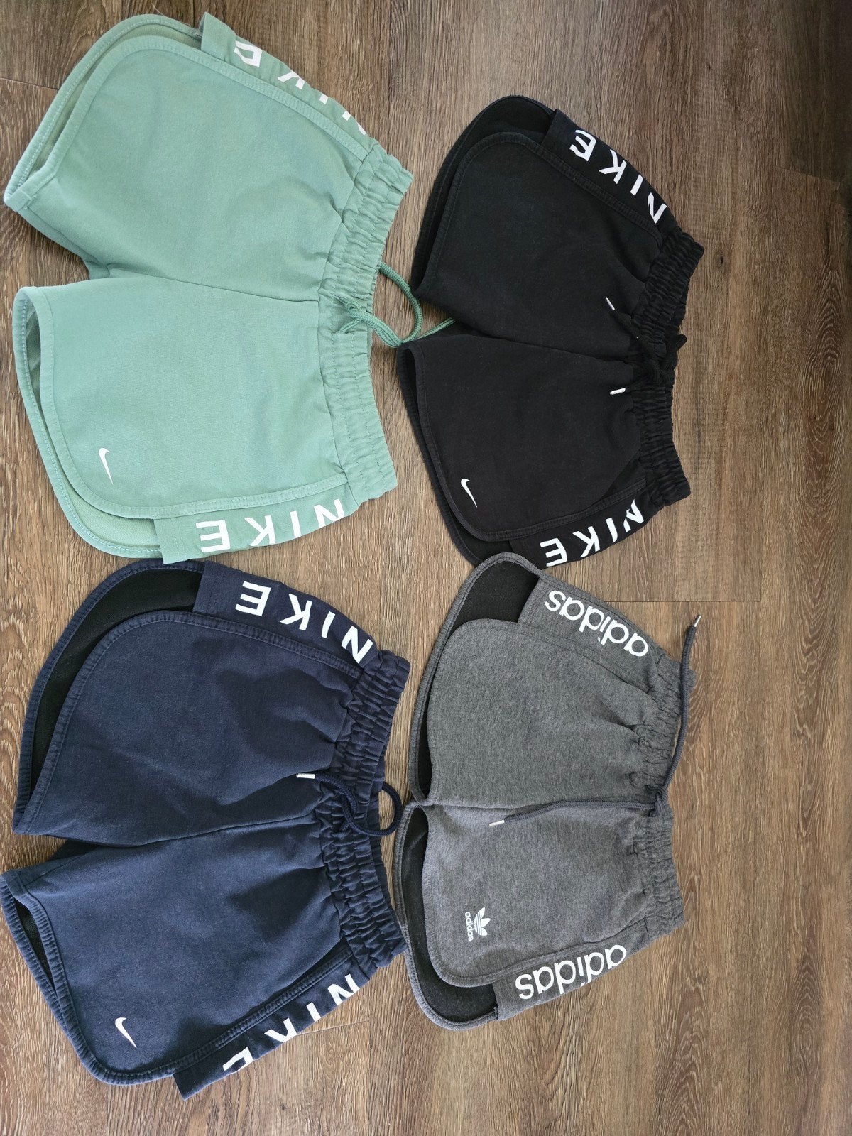 4 sportbroekjes Nike Adidas mt S 158-164, Kleding | Dames, Ophalen of Verzenden, Maat 34 (XS) of kleiner