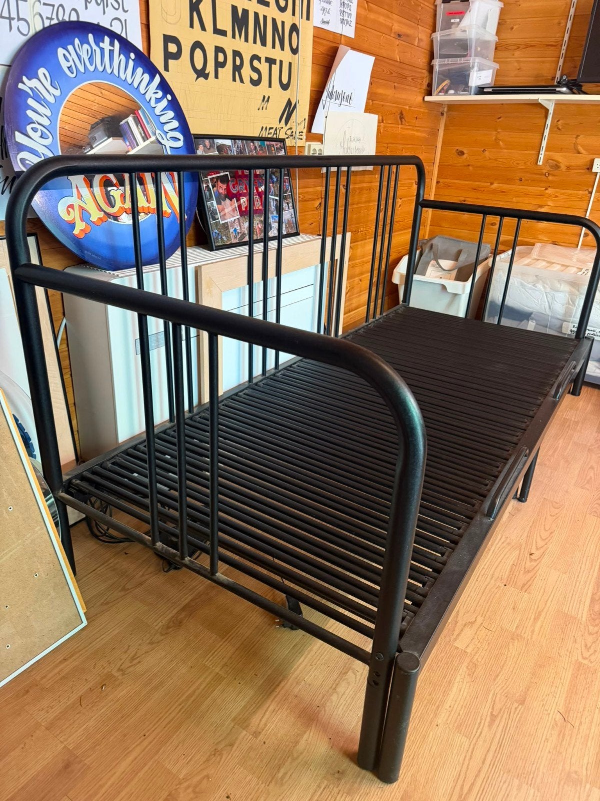 Ikea Fyresdal Bedbank - Zwart Metaal, Ophalen, Eenpersoons, Modern, Industrieel, Zwart