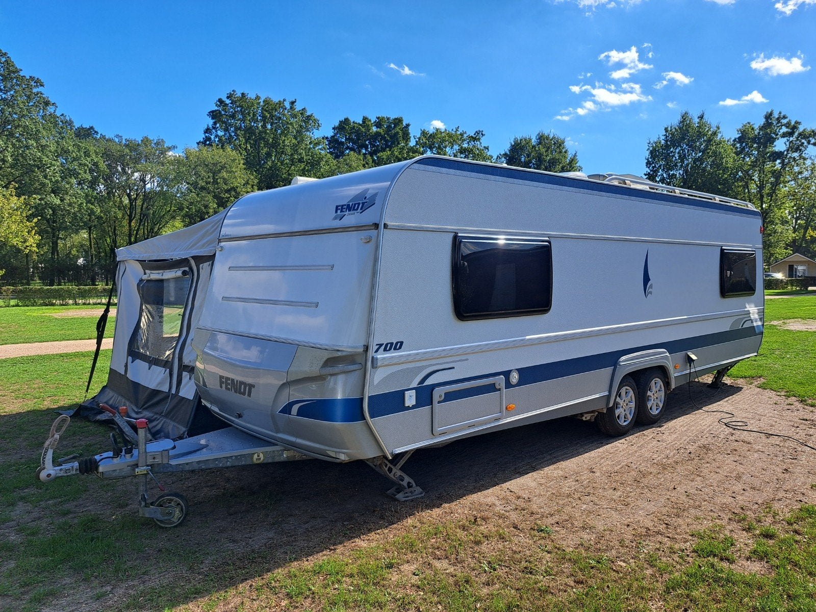 Fendt Diamant 700 Caravan met DWT voortent, Vast bed, Rondzit, 7 tot 8 meter, Particulier