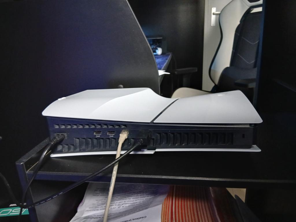 Playstation 5 slim disc editie, Ophalen of Verzenden, Zo goed als nieuw