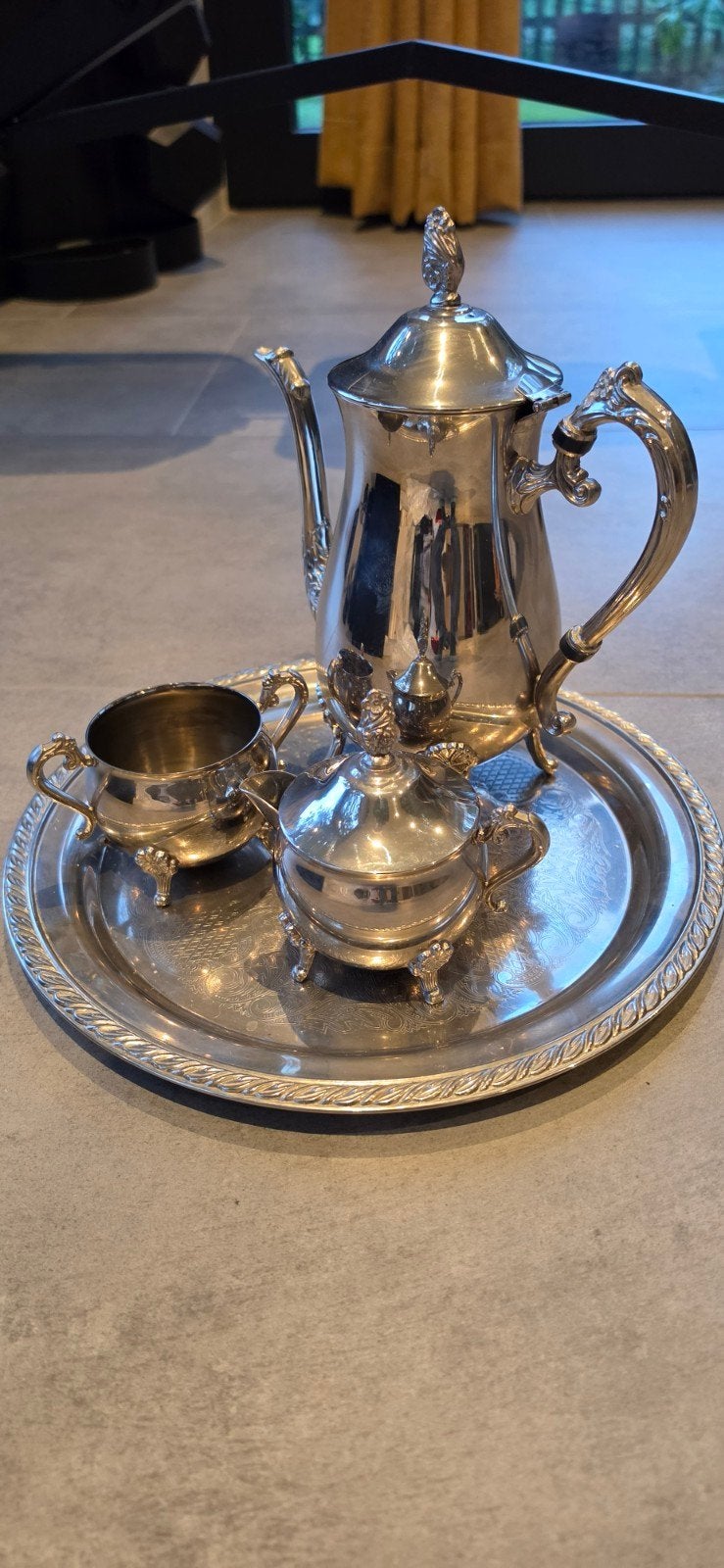Antieke verzilverde theepot met suikerpot en melkkan, Ophalen of Verzenden