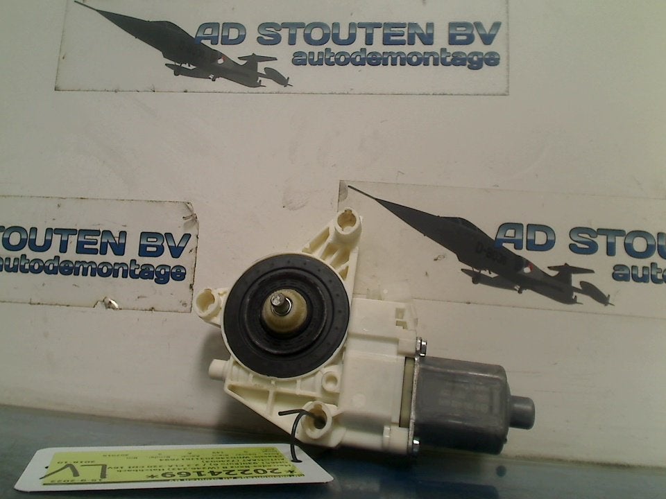 Motor Raammechaniek Links Voor B (W246/W242) 2018, Gebruikt, Mercedes-Benz AG, Mercedes-Benz, Mercedesstraße 120, Stuttgart 70372, , Duitsland