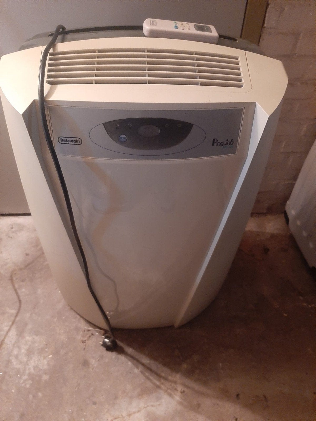 De’Longhi Pinguino mobiele airco
Te koop: De’Longhi, Ophalen, Minder dan 60 m³, 3 snelheden of meer, Afstandsbediening