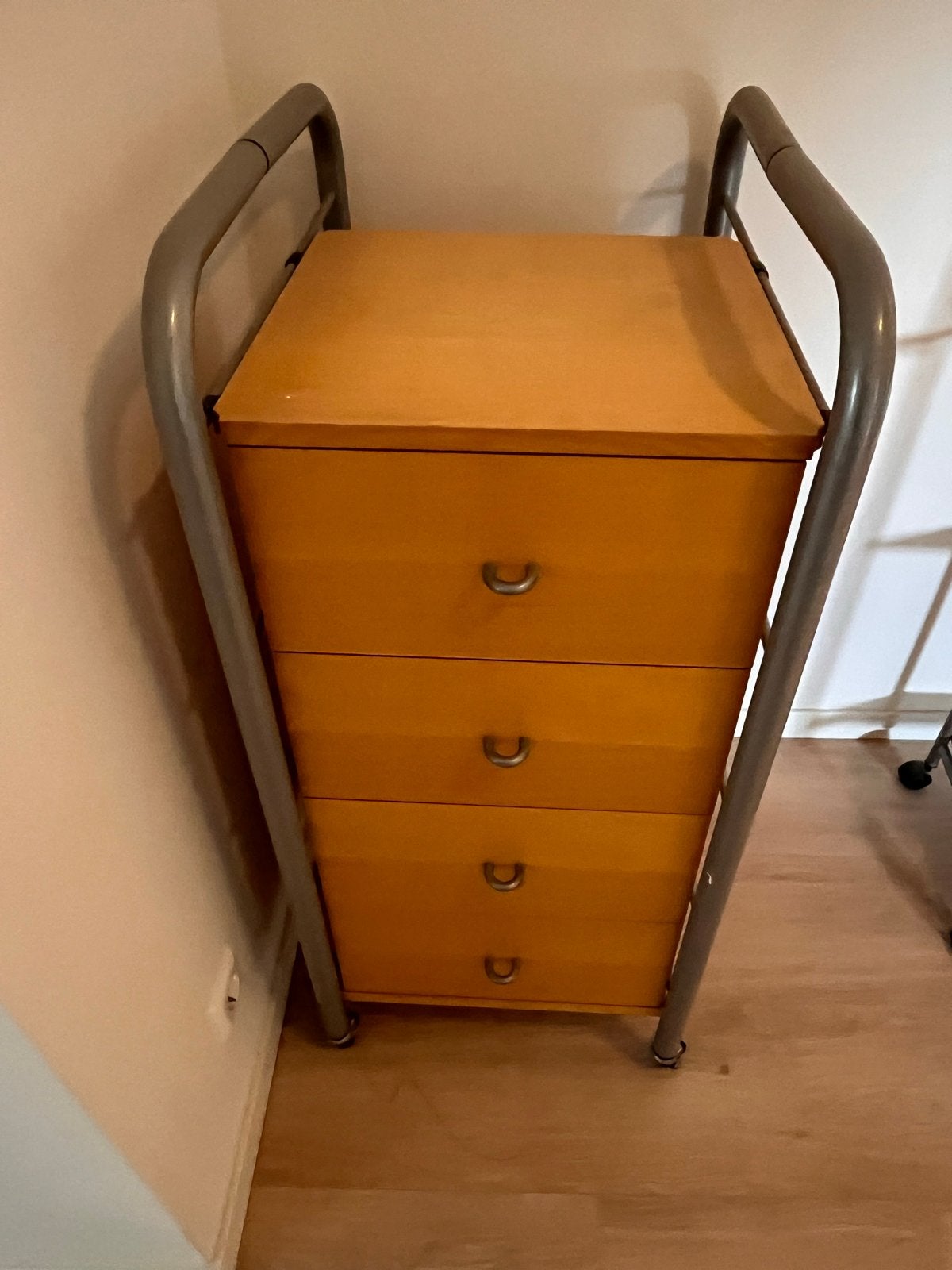 Ladenkastje op wieltjes - Hout en Metaal, Ophalen, Minder dan 50 cm, Gebruikt, 100 tot 150 cm