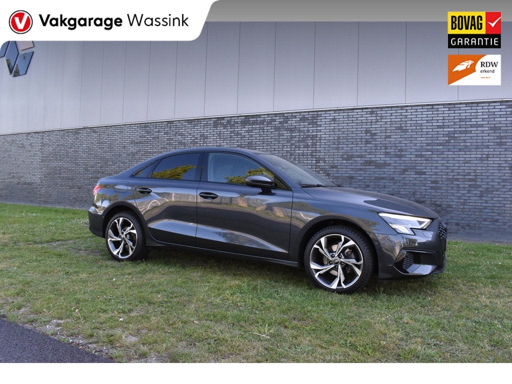 Audi A3 Limousine 30 TFSI edition one Apple Carplay Automaat, Auto's, Audi, 12 maanden, Gebruikt, Leder en Stof, Bedrijf