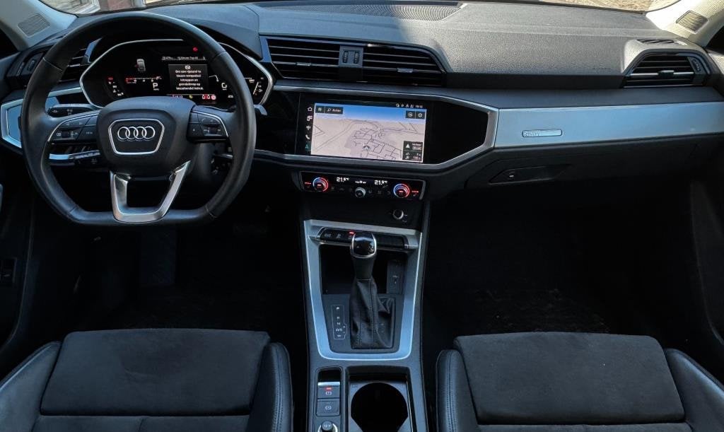 Audi Q3 SPORTBACK 35 TFSI S Edition *Trekhaak*Carplay*stoel/, Auto's, 15 km/l, 4 cilinders, 1505 kg, Zwart