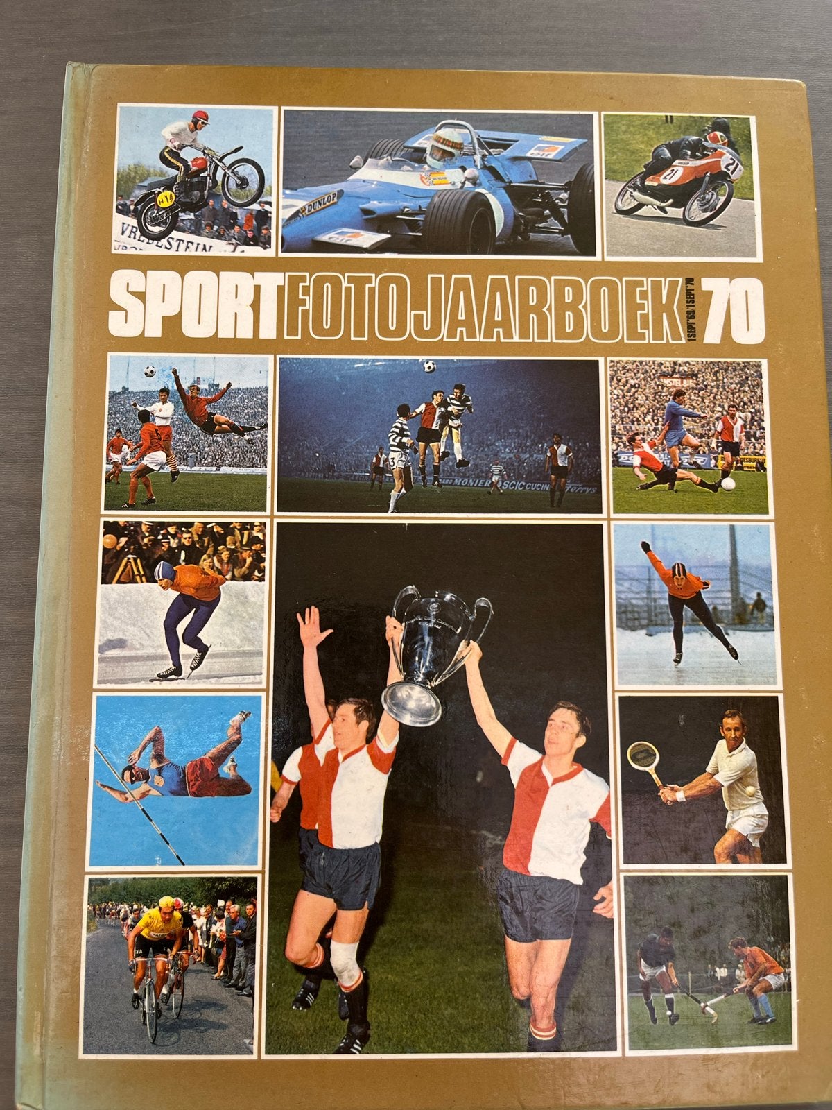 Sport Foto Jaarboek 70. O.A Feyenoord, Boeken, Ophalen of Verzenden, Gelezen, Balsport