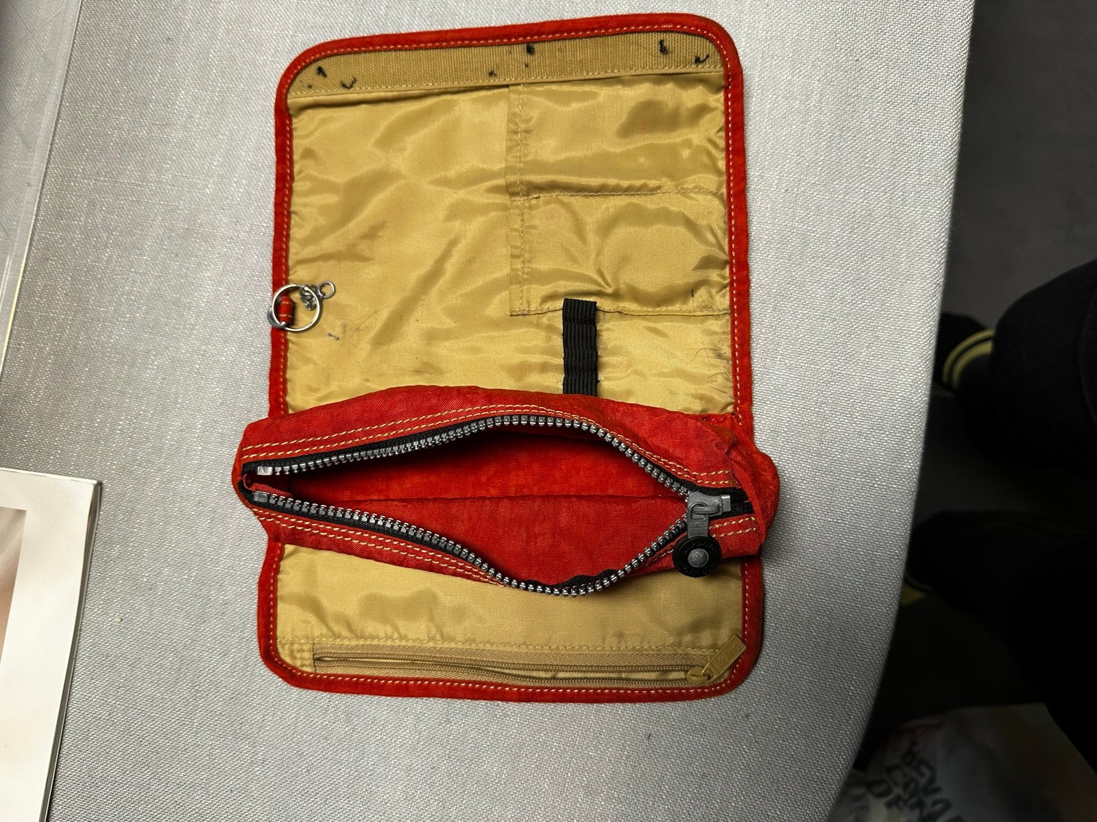 Vintage Kipling etui steenrood - Zeer nette staat, Diversen, Schoolbenodigdheden, Gebruikt, Ophalen of Verzenden