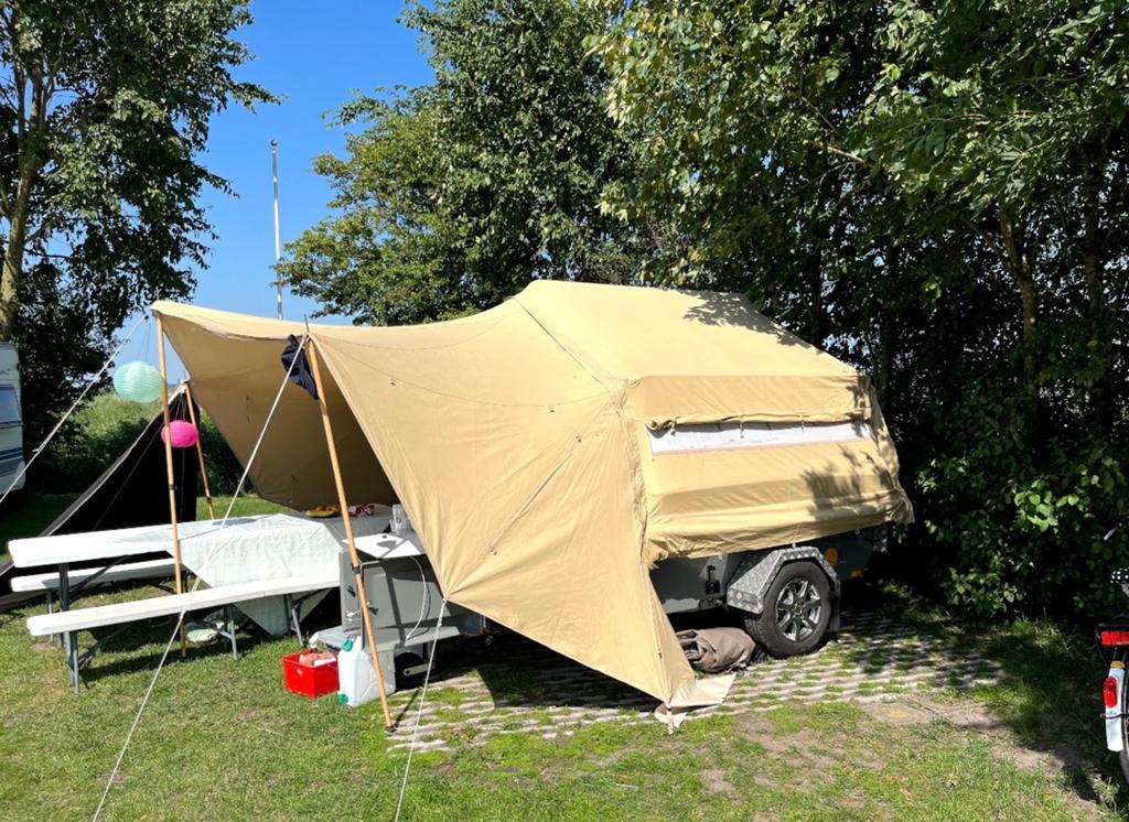 Zambezi Riverlodge Cross Road bj 2017, keuken en accessoires, Ophalen, Aart Kok, Beige, Aanwezig