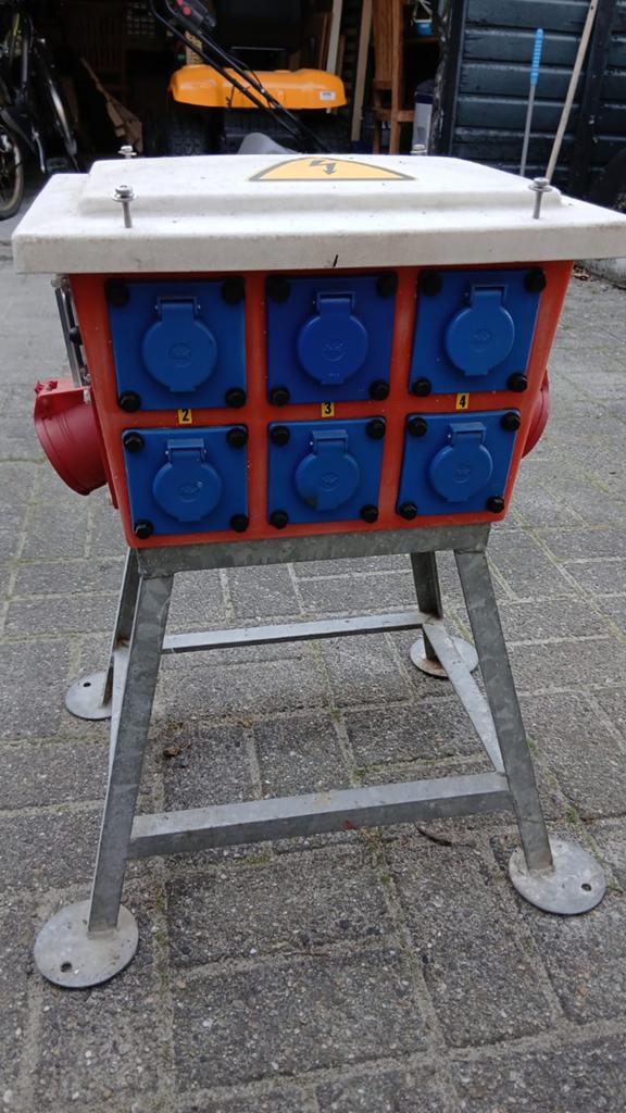 Mooie 32a verdeelkast met nieuwe binnenkant, Ophalen of Verzenden, Zo goed als nieuw, Overige typen