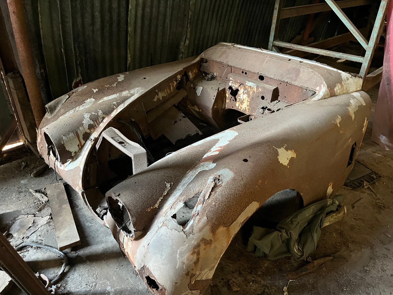 Voorzijde jaguar  XK 150, Ophalen