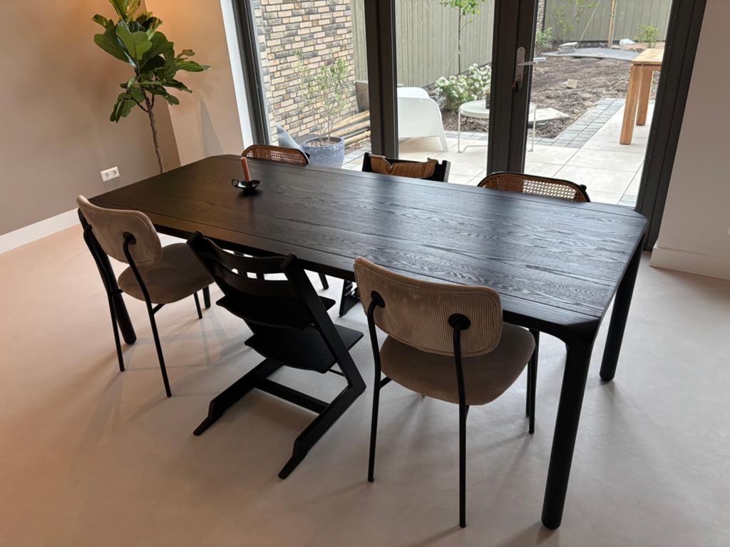 Zuiver Storm eettafel 220x90 zwart essenhout, Huis en Inrichting, Tafels | Eettafels, Ophalen, Gebruikt, 200 cm of meer, 50 tot 100 cm