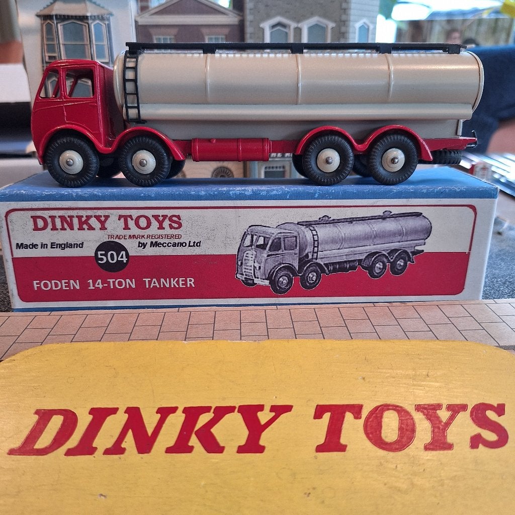 Dinky Toys, Hobby en Vrije tijd, Verzenden, Zo goed als nieuw, Auto, Dinky Toys
