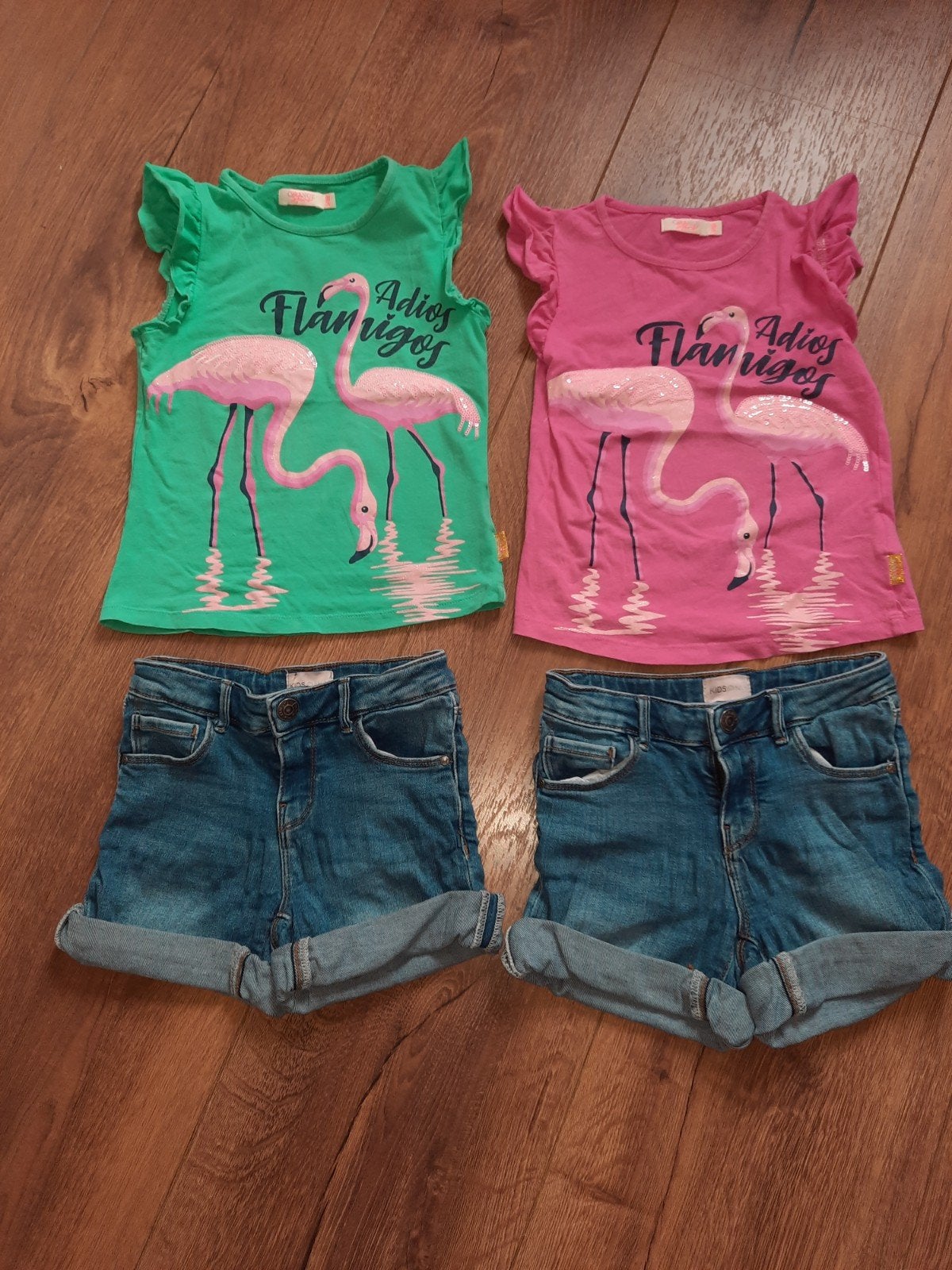 Tweeling meisjes zomer kleding setje maat 128
Korte broekjes, Kinderen en Baby's, Ophalen of Verzenden, Zo goed als nieuw, Kleding