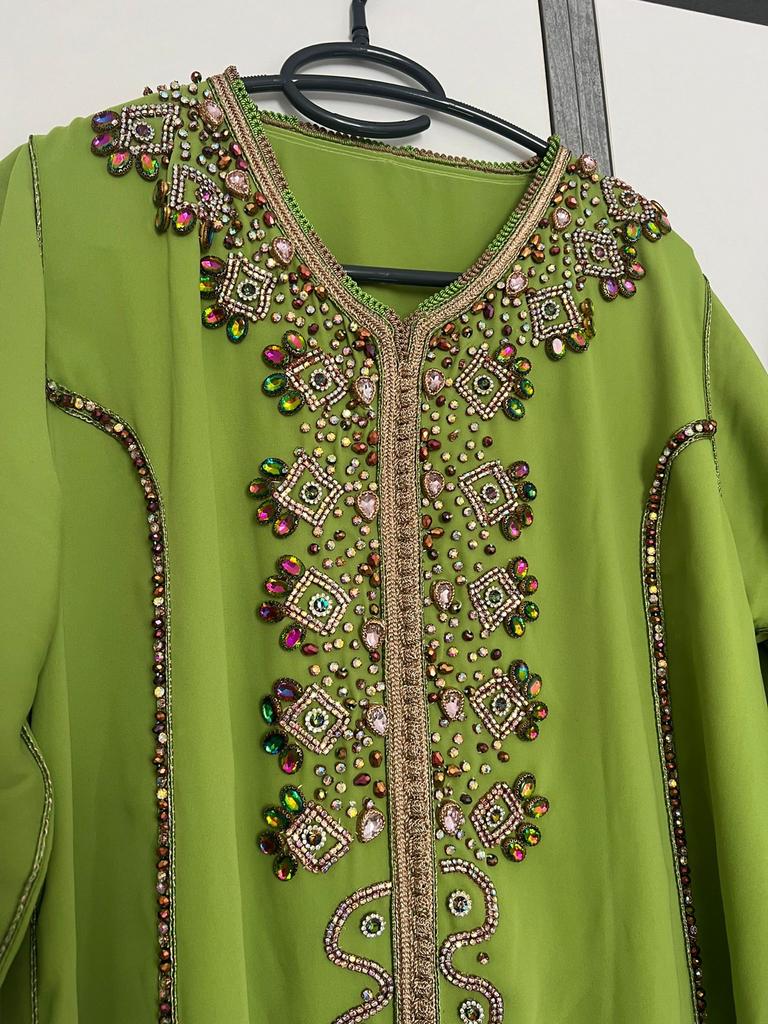 Gloednieuwe Groene Kaftan - Maat L/XL, Ophalen, Maat 42/44 (L), Nieuw, Onder de knie