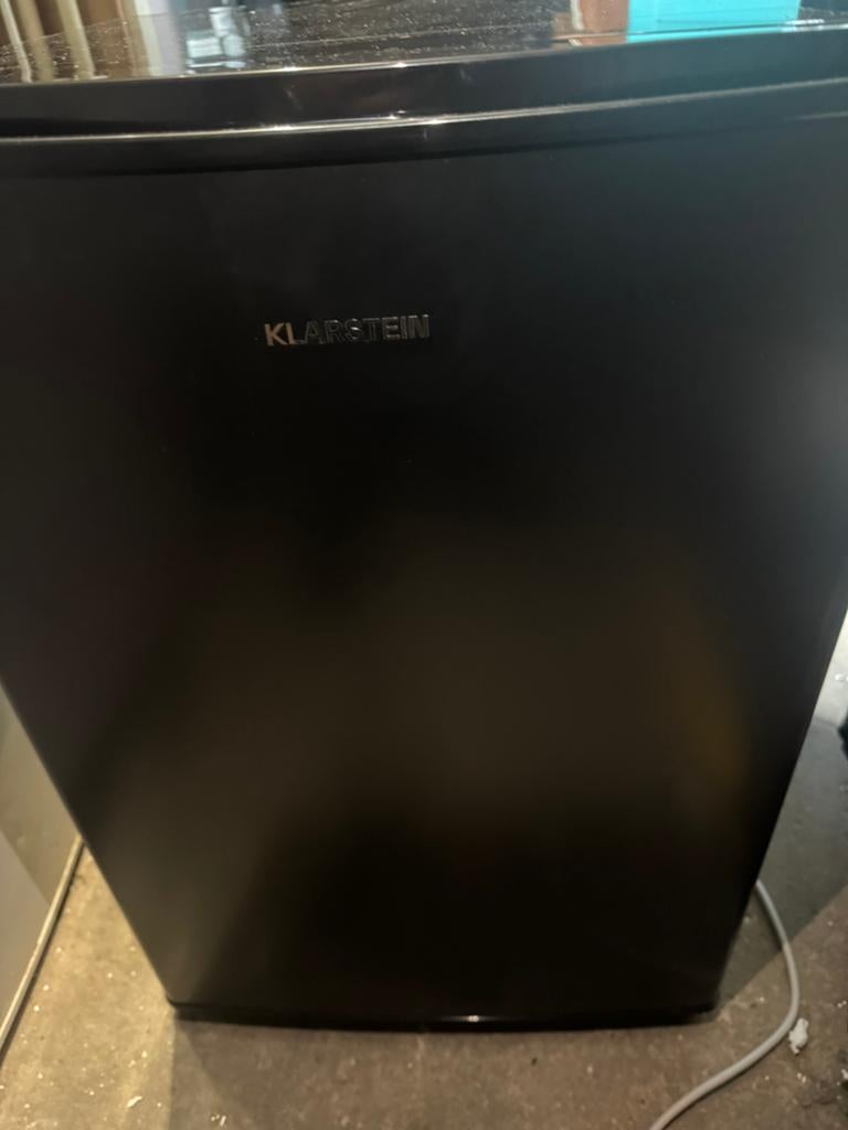 Klarstein Delawere 75L minikoelkast zwart met vriesvak 4L, Witgoed en Apparatuur, Koelkasten en IJskasten, Ophalen, Gebruikt, 45 tot 60 cm