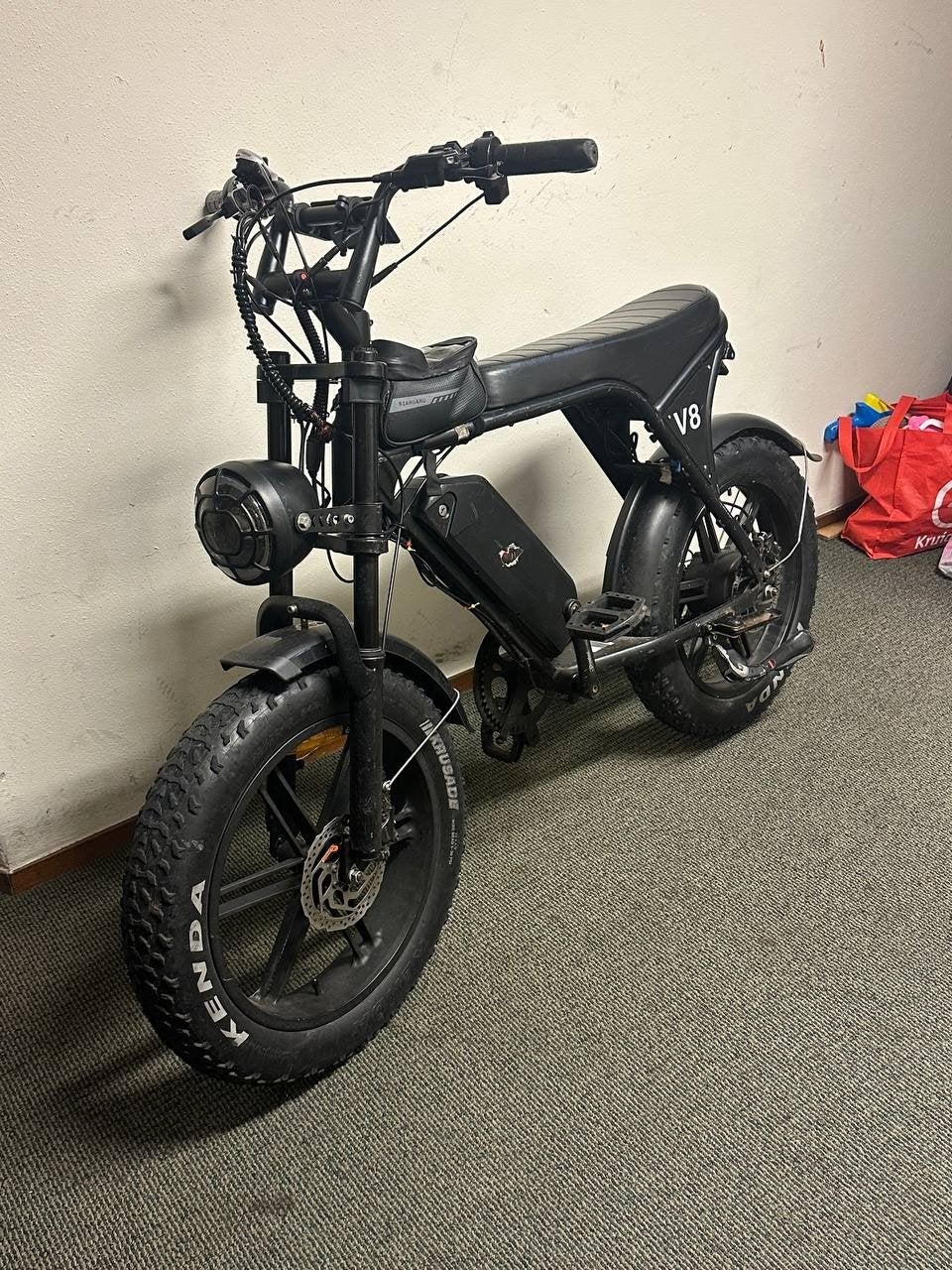 Fatbike V8 - Stoere E-bike met Dikke Banden, Fietsen en Brommers, Gebruikt, Minder dan 47 cm, 30 tot 50 km per accu, Ophalen