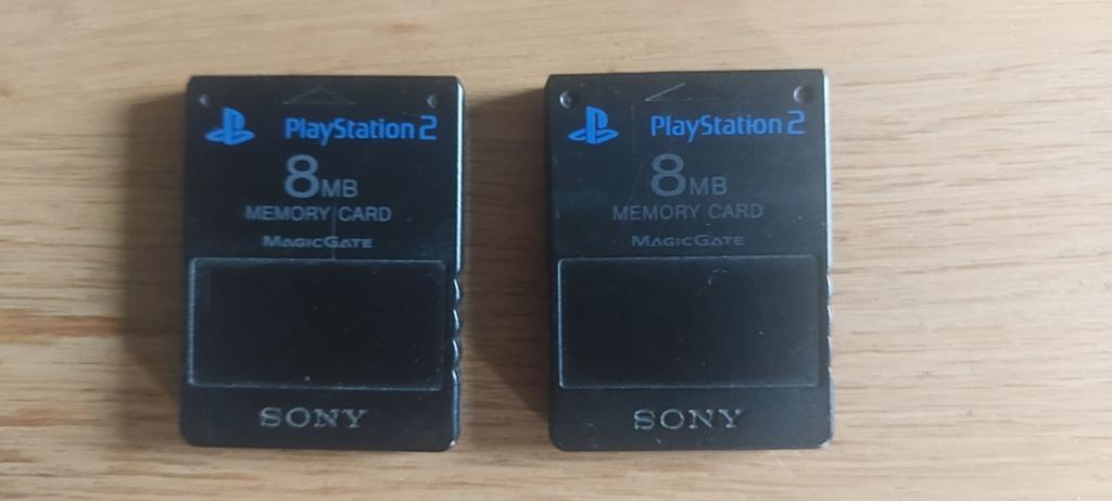 2x Sony PlayStation 2 8MB Memory Card (MagicGate), Ophalen of Verzenden, Gebruikt, Geheugenkaart, PlayStation 2