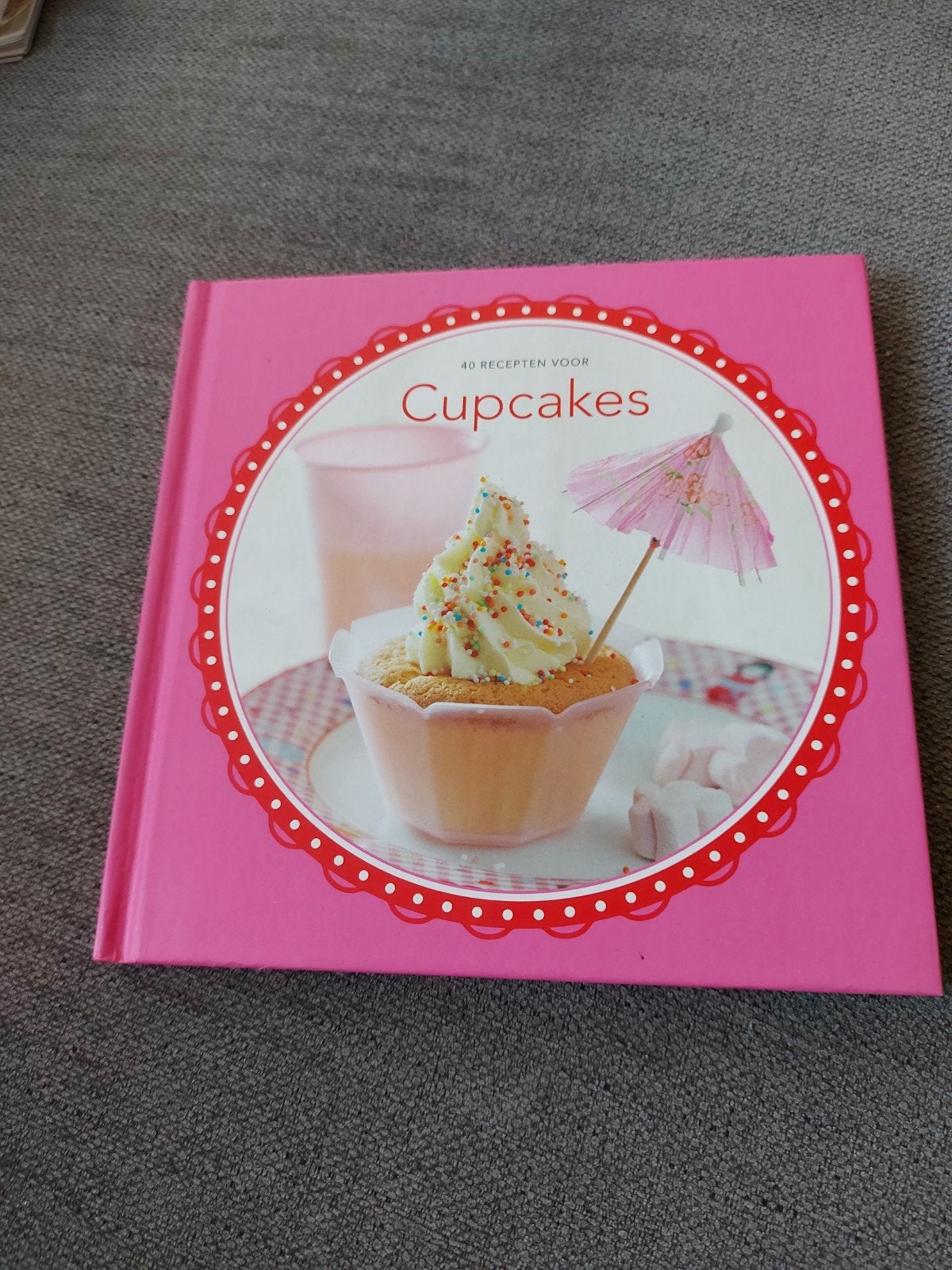 Cupcakes bakboek, Ophalen of Verzenden, Zo goed als nieuw, Taart, Gebak en Desserts