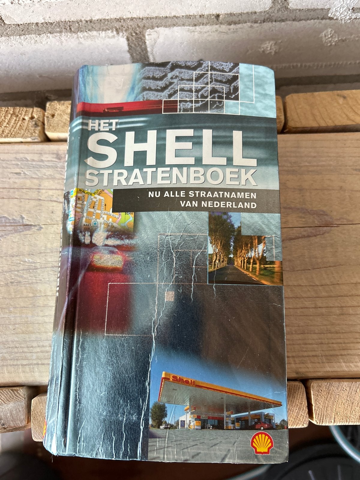 Het Shell Stratenboek - Alle Straatnamen van Nederland 1999, Boeken, Ophalen, Gelezen, Shell