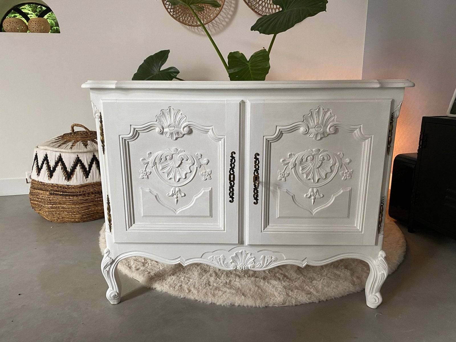 Antiek queen ann wit dressoir met sierlijke details, Ophalen of Verzenden