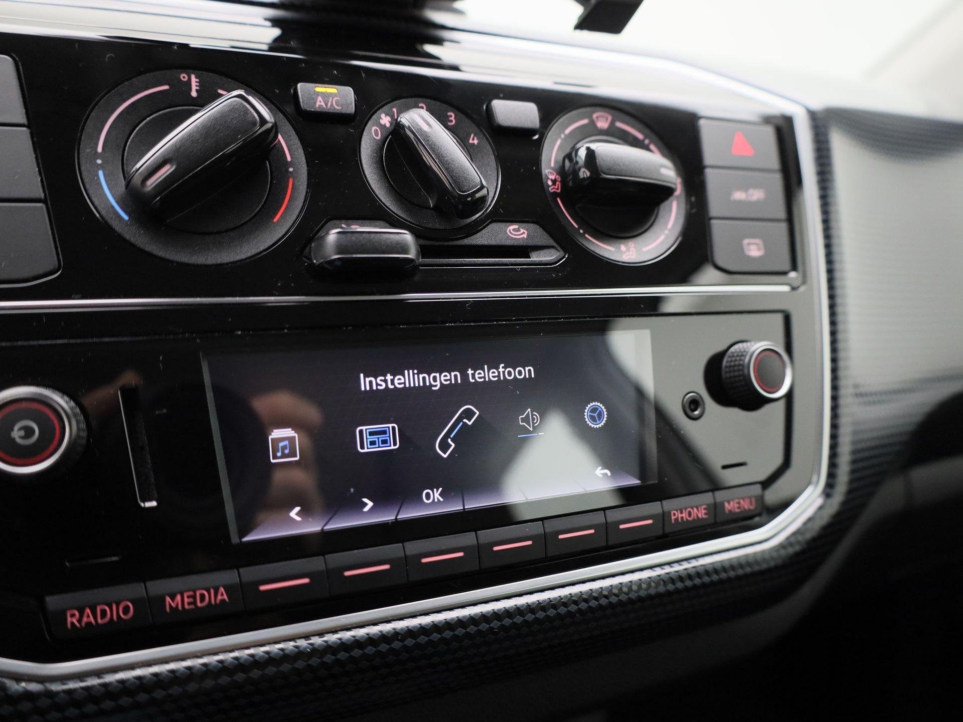 Foto 23 van Volkswagen Up! 1.0 | Airconditioning | Bluetooth | Elektrisc