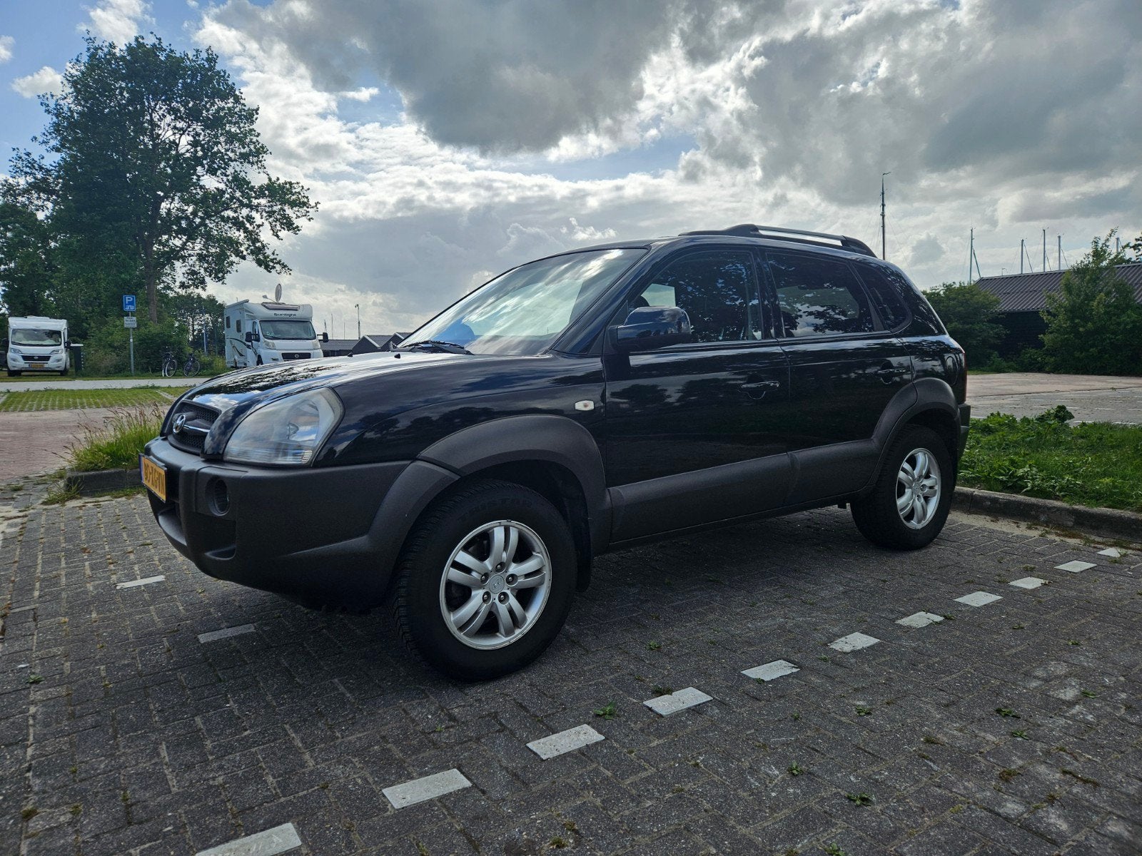 Hyundai Tucson / 2007 / z.g.o.h. / 178.000km, Auto's, Hyundai, 4 cilinders, Zwart, Origineel Nederlands, 75 €/maand