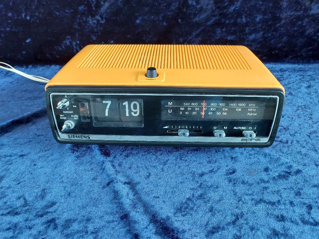 Zeldzame Siemens Alpha RG222 wekkerradio met klapcijfer 70’s, Ophalen of Verzenden, Gebruikt