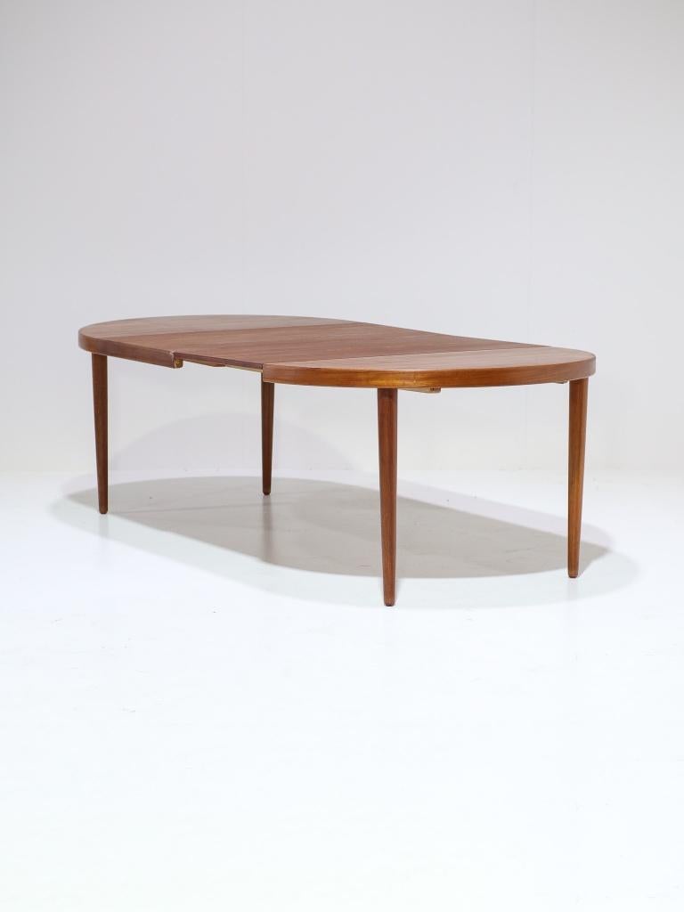 Uitschuifbare ronde eettafel Kai Kristiansen teak Deens, Huis en Inrichting, Tafels | Eettafels, Zo goed als nieuw, 100 tot 150 cm