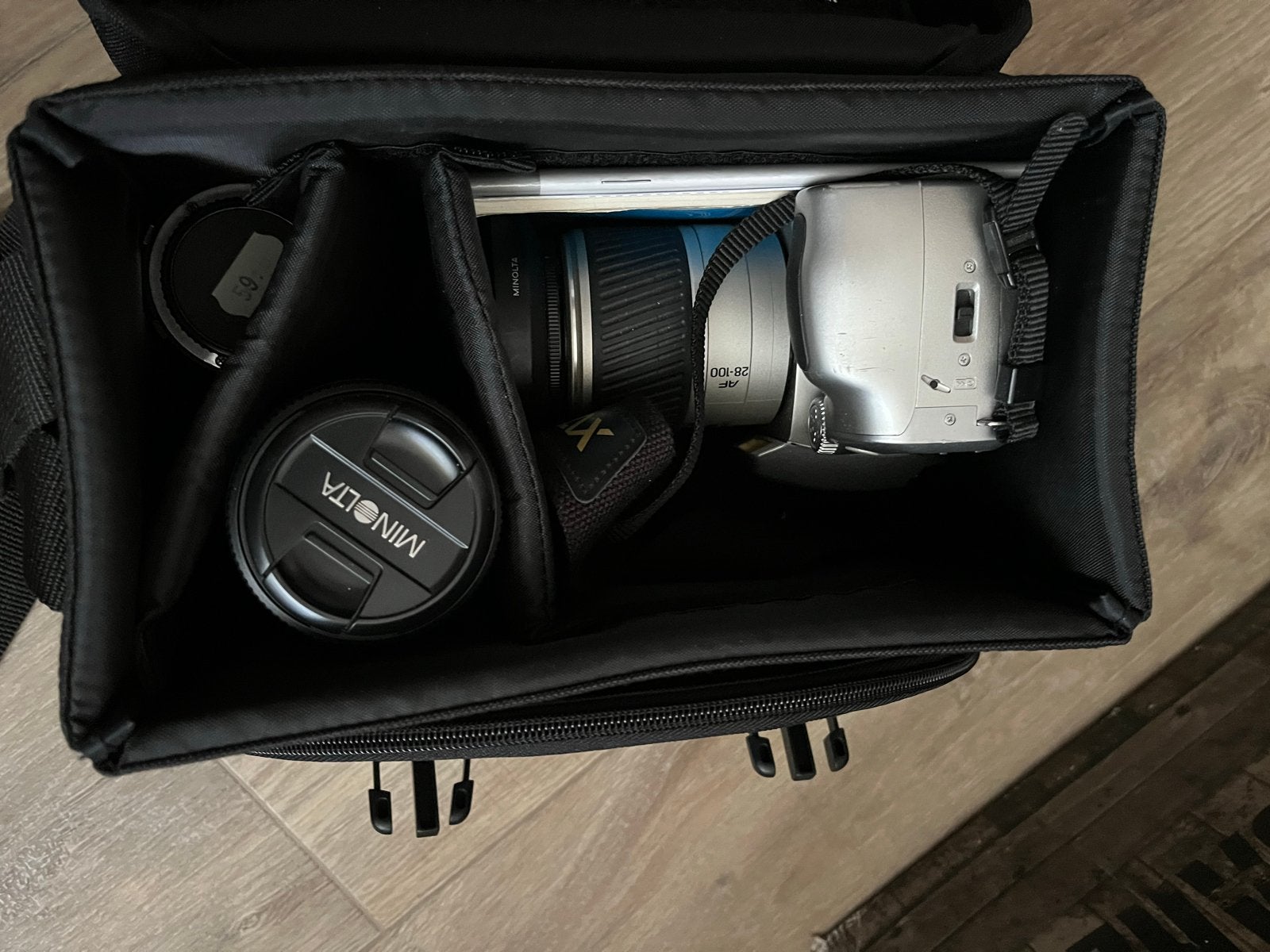 Minolta Dynax 40 camera met tas en accessoires, Ophalen of Verzenden, Gebruikt, Schoudertas, Overige merken