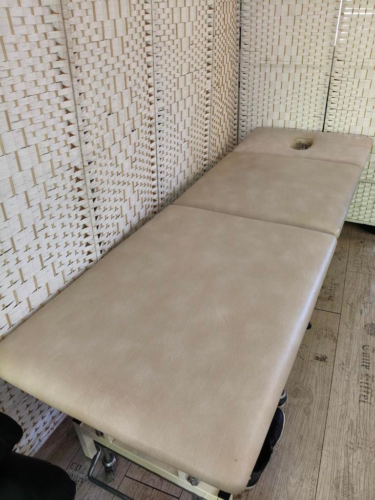 Massagetafel behandeltafel elektrisch verstelbaar, Sport en Fitness, Massageproducten, Ophalen of Verzenden, Massagetafel