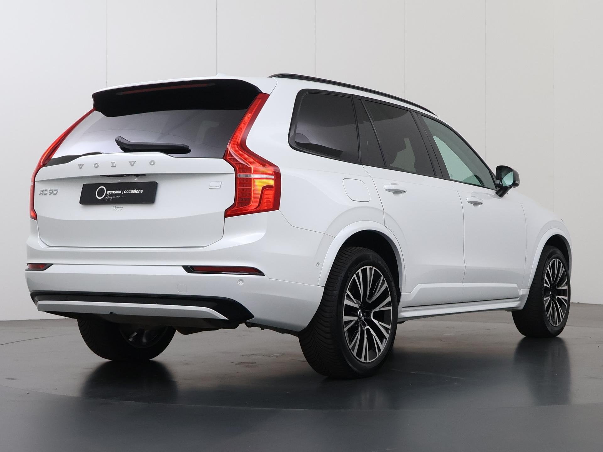 Volvo XC90 2.0 T8 Plug-in hybrid AWD Plus Dark | SOH 98% | 7, Auto's, Dealer onderhouden, Gebruikt, Euro 6, 4 cilinders