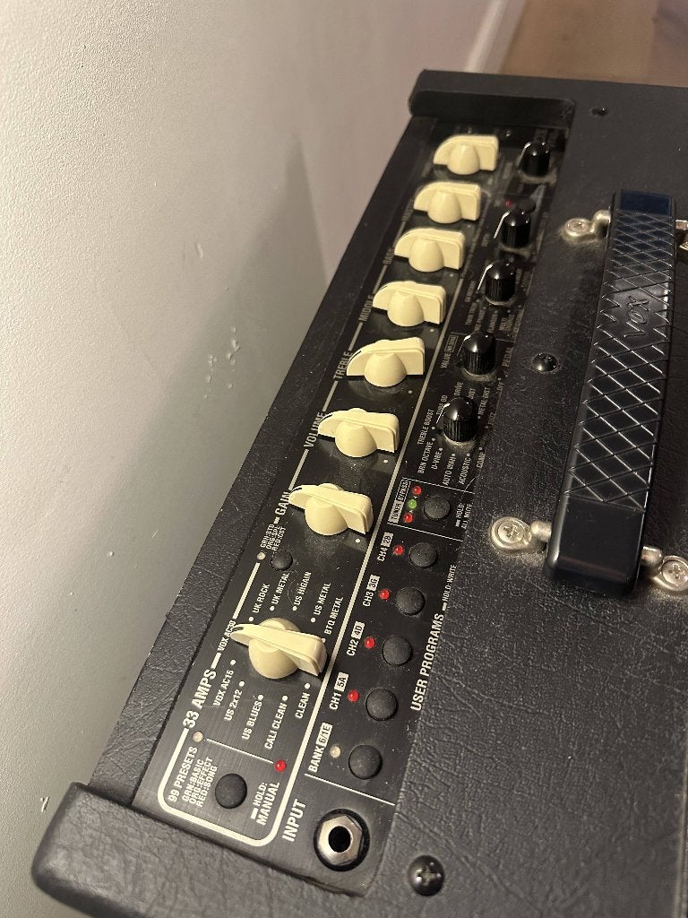 Foto 6 van VOX Valvetronix VT40+ gitaarversterker – 40W modeling amp
