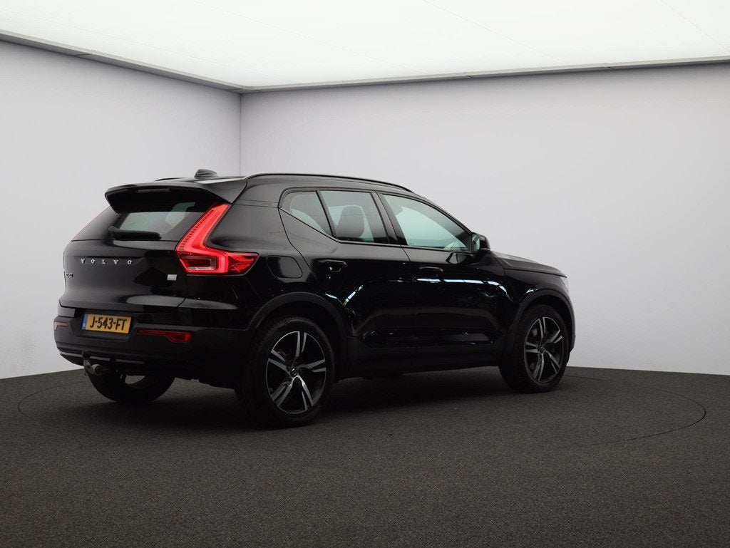 Volvo XC40 T5 262PK Plug in Hybrid R-Design / Trekhaak / Pan, Auto's, Volvo, 1712 kg, Zwart, Bedrijf, Hybride Elektrisch/Benzine