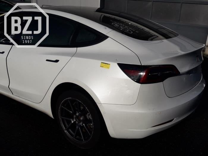 Zijpaneel links-achter van een Tesla Model 3, Auto-onderdelen, Gebruikt, -, Overige automerken, -