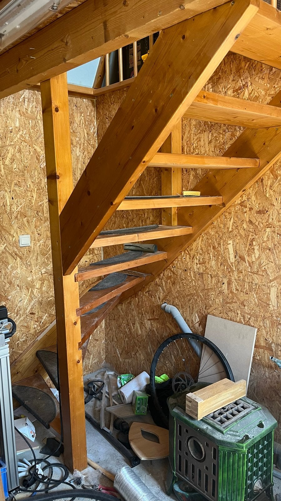 Vurenhouten trap - Hoogte 220cm, Breedte 88cm, Lengte 210cm, Doe-het-zelf en Verbouw, Ladders en Trappen, Ophalen, Gebruikt, Trap