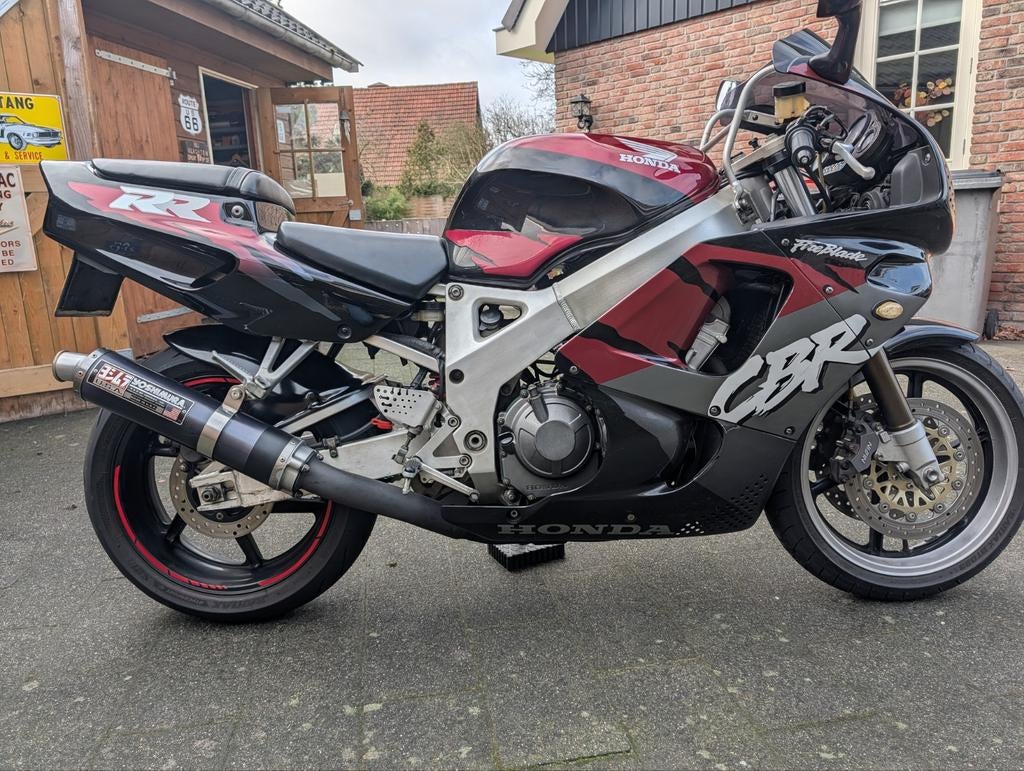 Honda CBR fireblade SC28